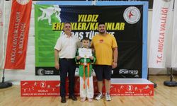 Türkiye Üçüncüsü Olan Genç Sporcu Madalyasını Hocasının Hocasından Aldı