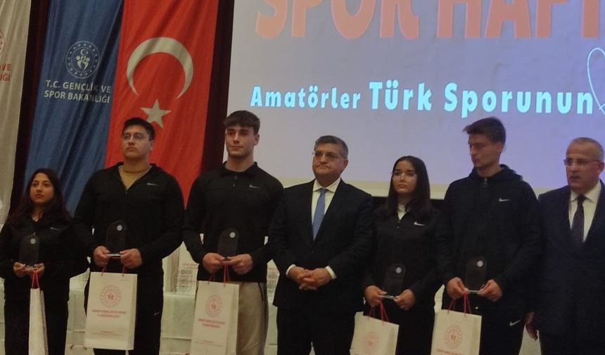 H.E.M. Judo Takımı, "Sporun En'leri" Ödül Törenine Damga Vurdu